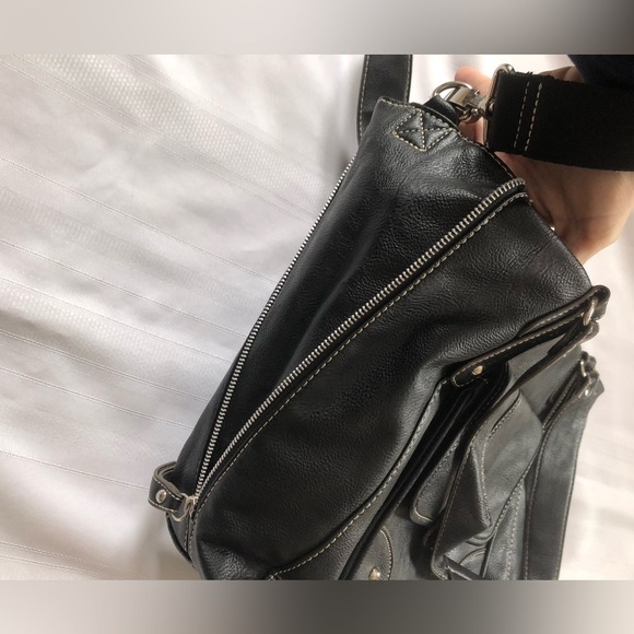 Kenneth Cole Reaction Laptop Bag - Picture 6 of 14